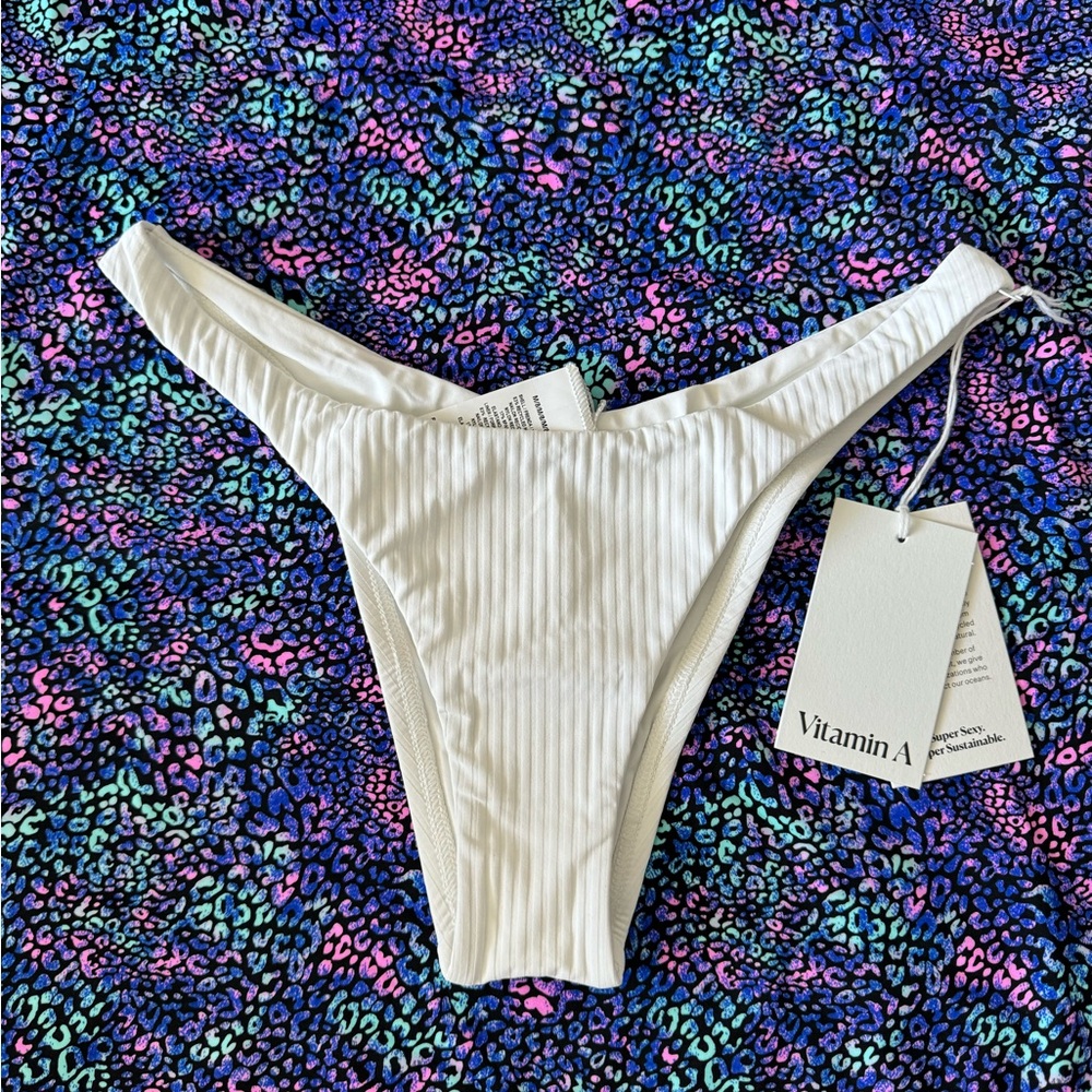 NWT Vitamin A White Ribbed Cheeky Swimsuit bottoms size 8/M